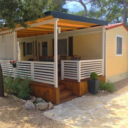 Baobab Mobile Homes Tatil parkı 4*