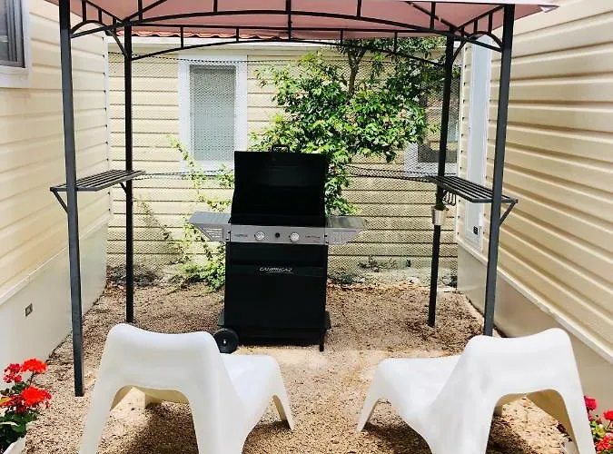 Kompleks wypoczynkowy Baobab Mobile Homes Biograd Na Moru